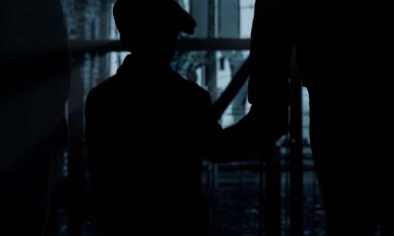 המעיל&ndash; סיפור הבריחה מהגטו &bull; צפו: