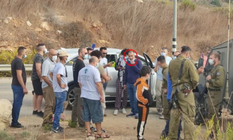 קצין בכיר בשב"כ הפלסטיני משתתף בפעילויות שמאל