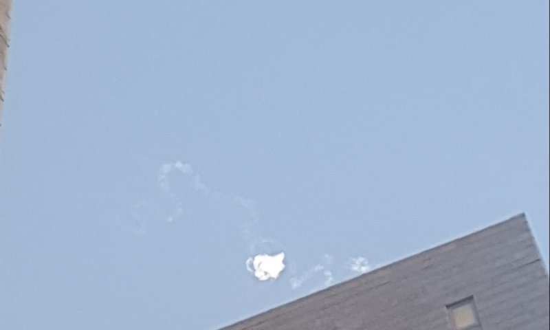 החות׳ים שיגרו טיל לעבר ישראל: רסיסי יירוט נפלו בביתר עלית