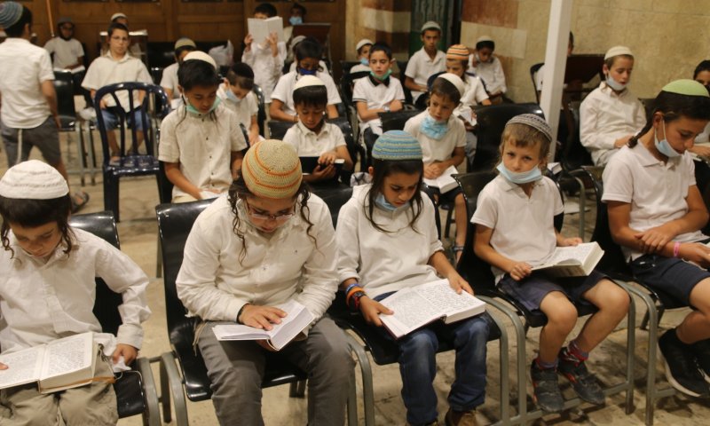 מי דואג שקול התורה ימשיך להישמע במערת המכפלה?