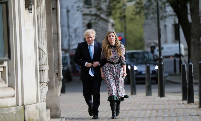 מזל טוב: בוריס ג'ונסון הודיע על הולדת בתו השביעית