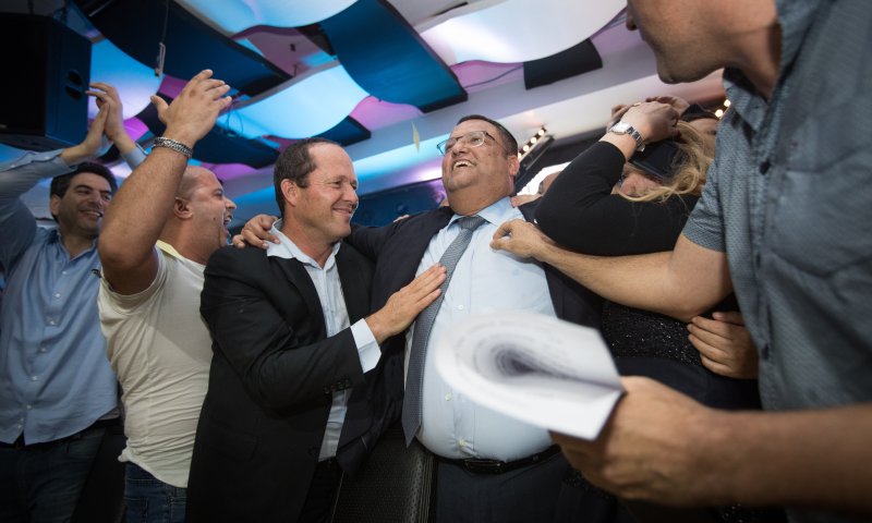 באיחור קל: נתניהו התקשר לברך את משה ליאון