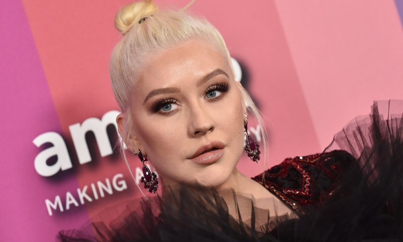 כבוד: הזמרת הישראלית שתשיר עם כריסטינה אגילרה