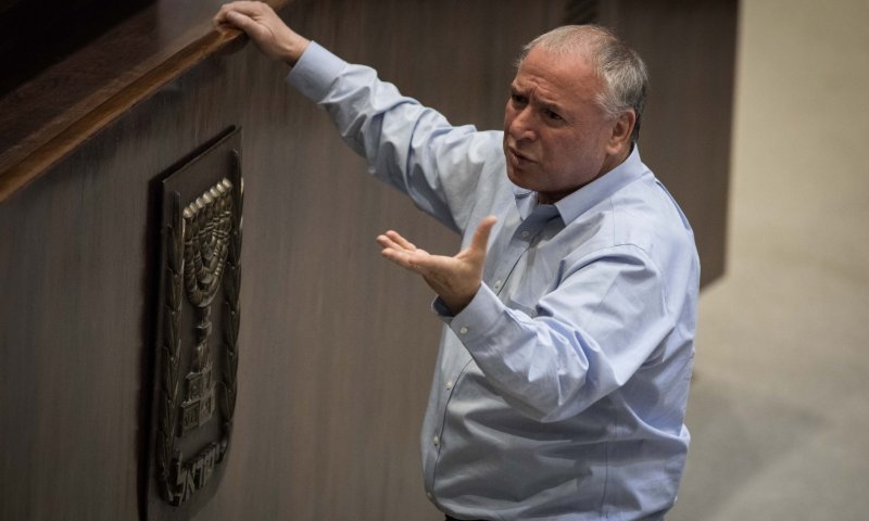 איום על השר אמסלם: אם תמשיך, נפנה נגדך לבג"ץ