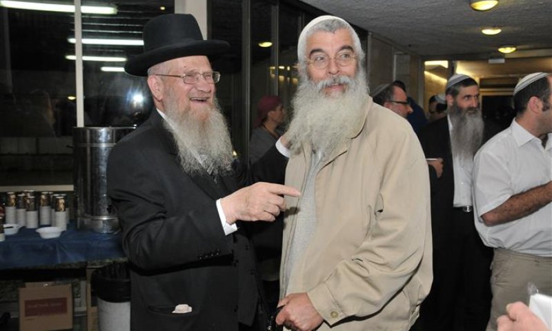 צפו: תלמידים מספרים על הרב ישעיהו הדרי