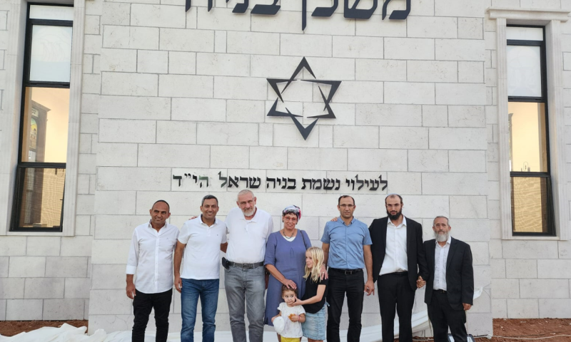 מרגש: הקבלן מהדרום בנה בית כנסת לזכר בניה שראל