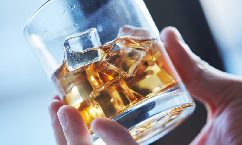 משרד הבריאות מזהיר: המשקה עלול לפגוע בעיניים