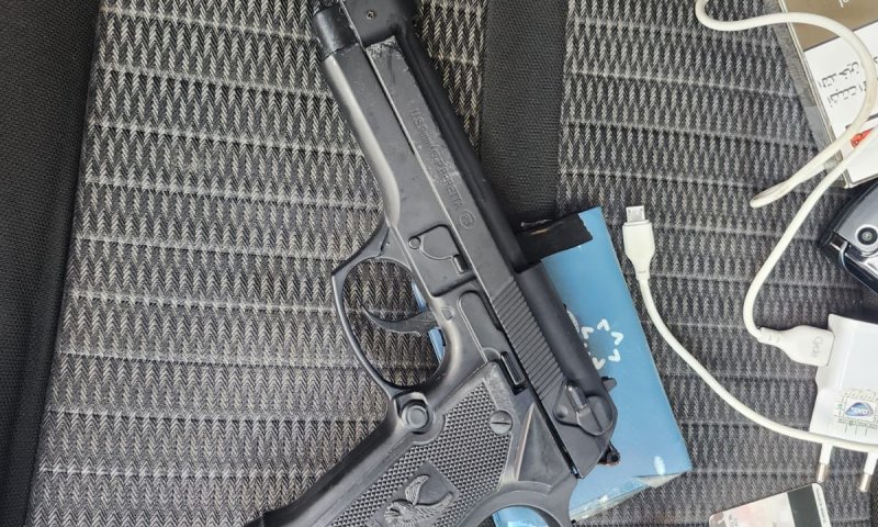 המשטרה עצרה חשוד שאיים באקדח על מוכרת בתחנה המרכזית