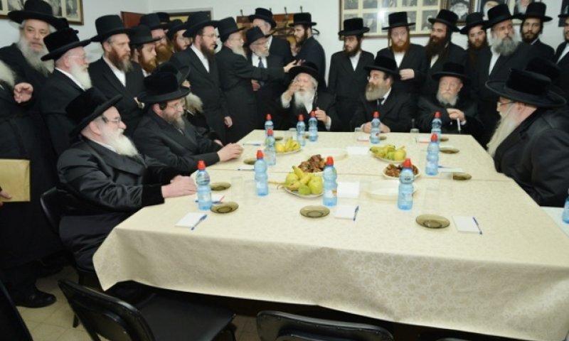 לא תומכים בליאון&bull; החסידים החליטו: 'שב ואל תעשה'