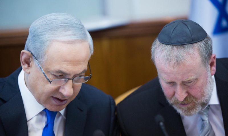 מה כללה עסקת הטיעון בין מנדלבליט לנתניהו?