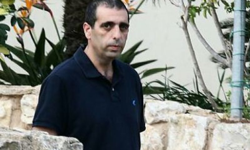 עימות ראשון: "לא אנסתי אותך, את מעלילה עליי"