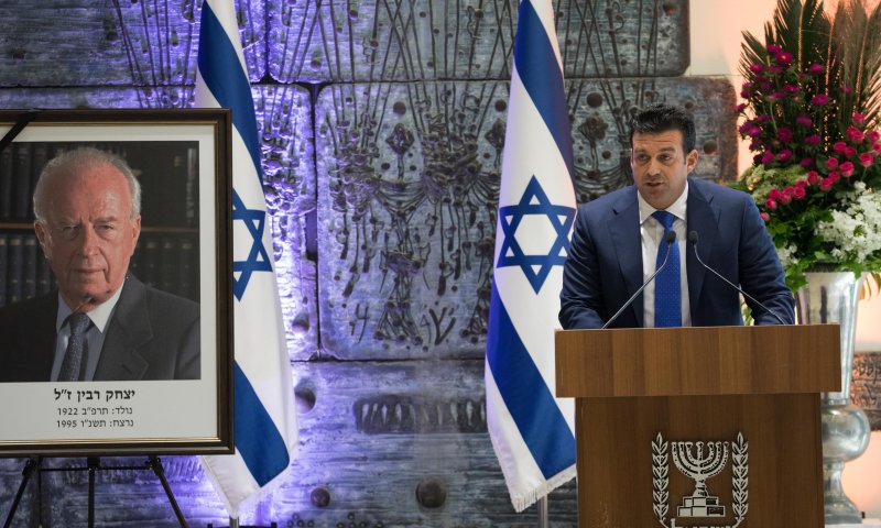 בטקס הממלכתי: נכדיו של רבין תקפו את נתניהו