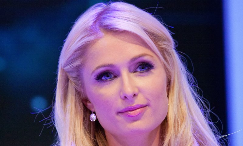 פריס הילטון התחתנה בשמלת כלה מרהיבה