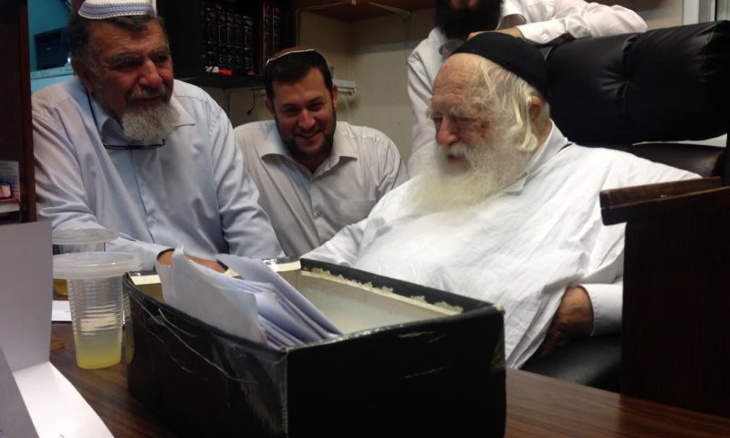 הרב קנייבסקי נתן ברכה להמשך הבנייה בשומרון