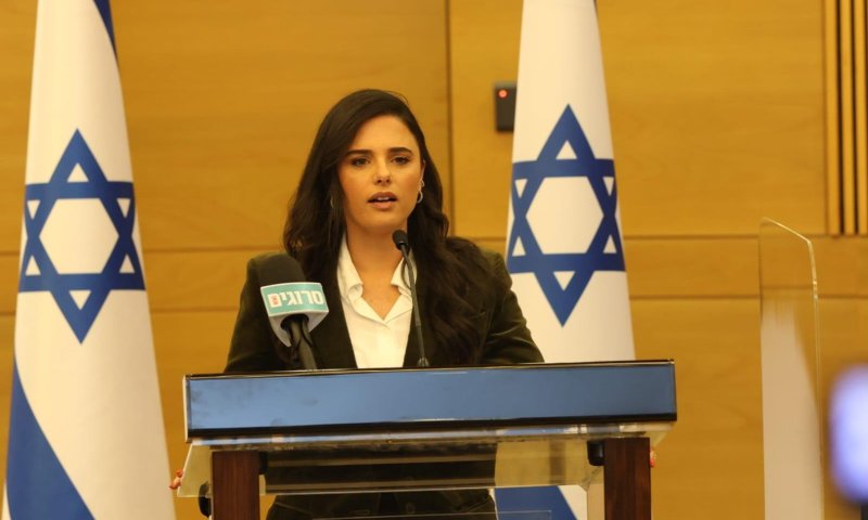 במבחן הראשון שלה &ndash; שקד יצאה עם ידה על העליונה