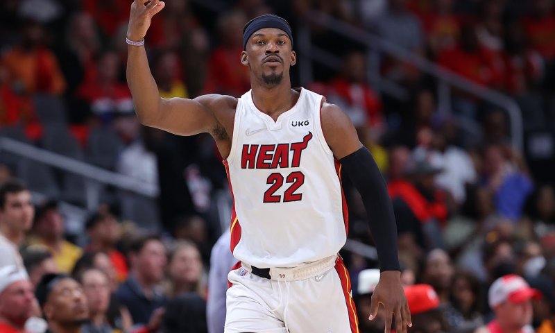 בתום סדרה מטורפת: מיאמי עלתה לגמר ה-NBA