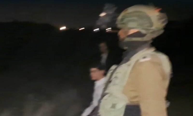 עשרות נערים ניסו להיכנס לעזה ונעצרו. צפו בתיעוד