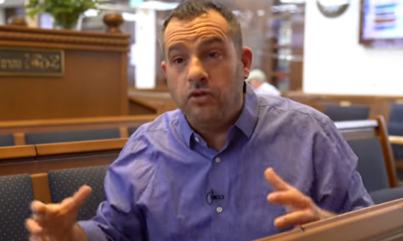 צפו: תפילת רחוב, איך זה משפיע על הקהילות?