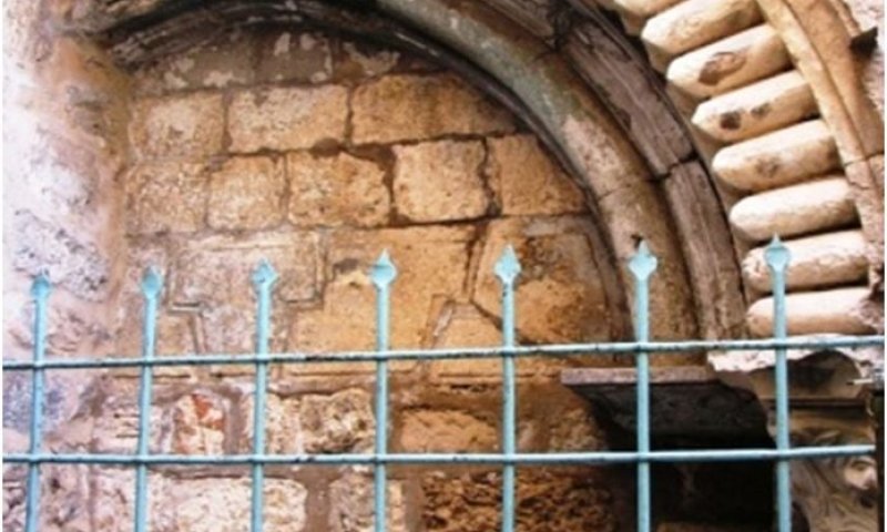 בעיר העתיקה אסור להזיז גם סורג ברזל חלוד