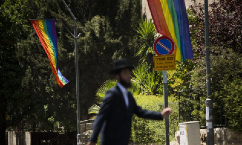 "אין בבעלי נטייה חד מינית שום פסול הלכתי"