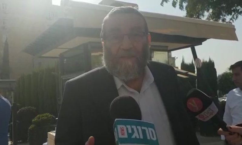 גפני לסרוגים: "ליברמן רוצה לרושש את ביבי פוליטית"