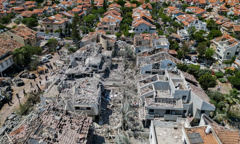 במהלך השבת: בניינים קרסו במתקפה איראנית, 3 הרוגים