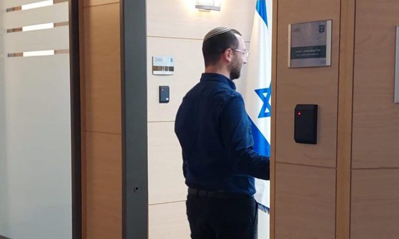 מה עשה דובר ימינה לשעבר בלשכת נתניהו?