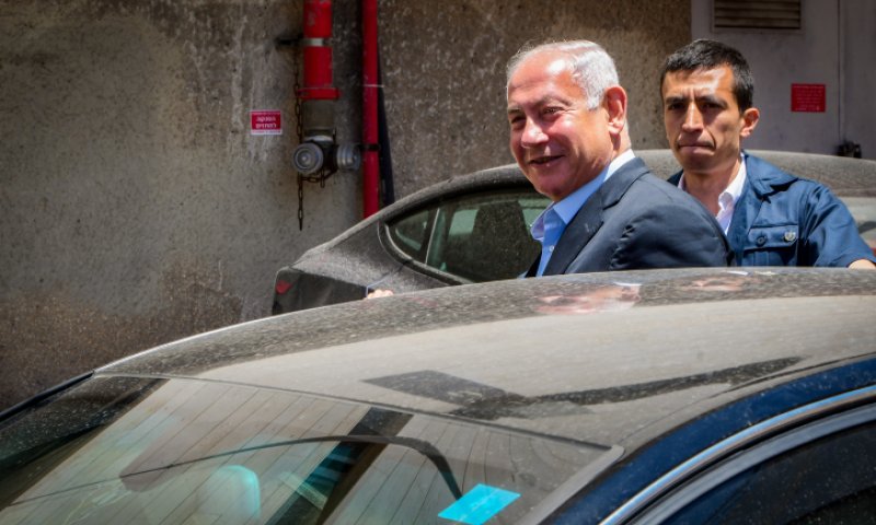 היוזמה לחוקק דווקא עכשיו חוק נגד נתניהו היא טירוף