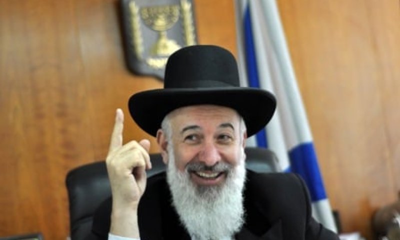 לרב מצגר הוצע להתמנות לרבה הראשי של בריטניה