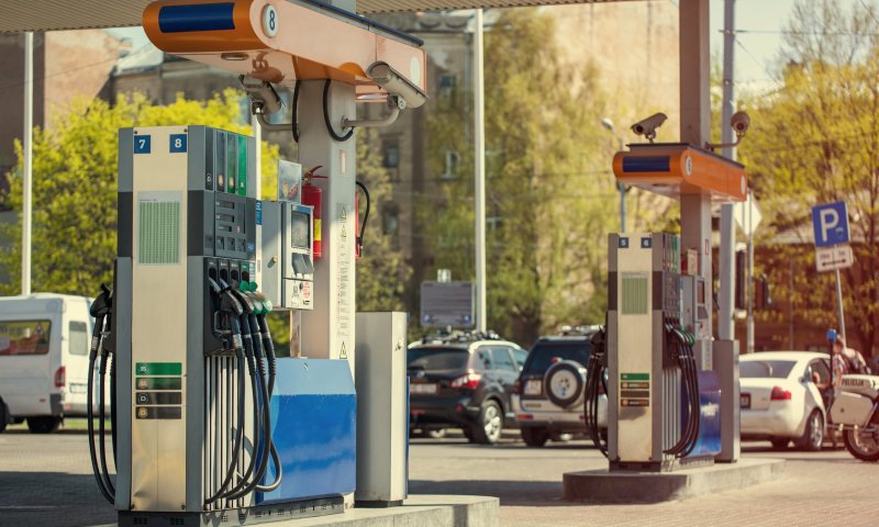 כך נשדד כסף מרכב שהיה בתחנת דלק