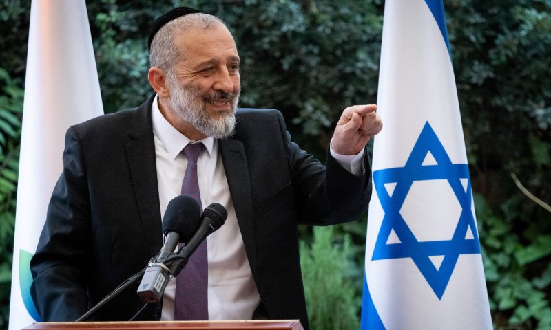 דרישה: להעביר את פסק דין דרעי בשידור חי