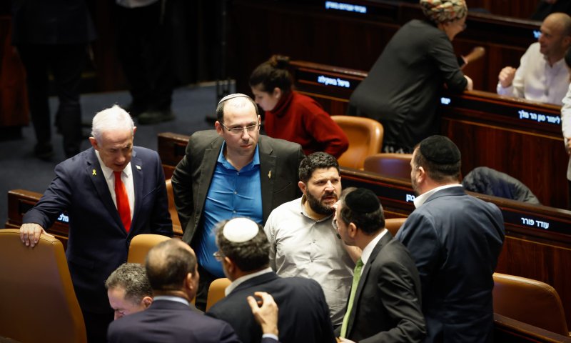 חברי הקואליציה חוגגים: "זו תחילתה של רפורמה משפטית אמיצה"