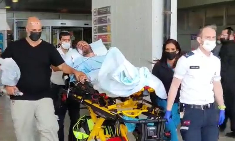 בני משפחת בן אלי מובאים למנוחות, האב הפצוע נוכח