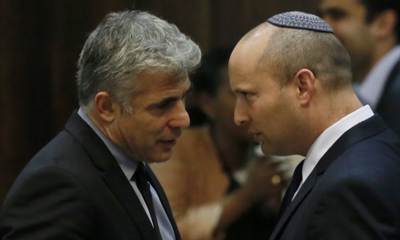 "דואג לסקטורים": התנגשות נוספת בין לפיד ובנט