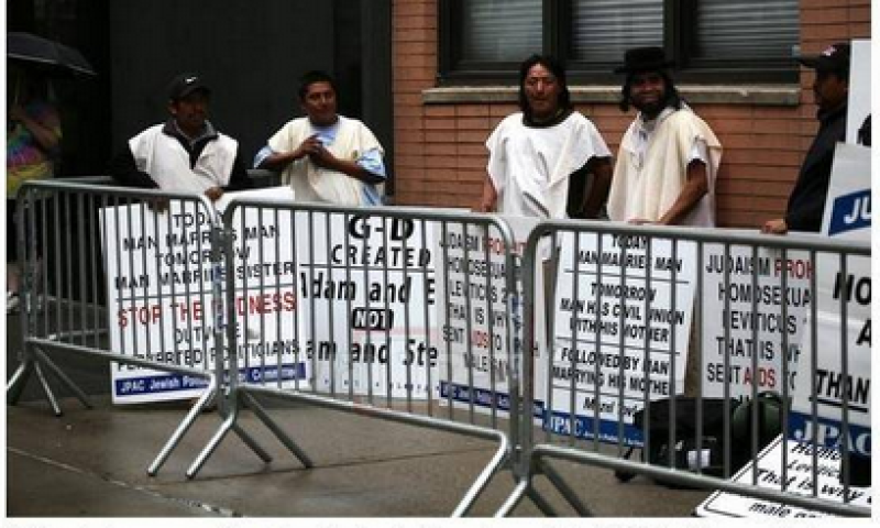 הרבנים אסרו להפגין; החרדים "שכרו" מפגינים