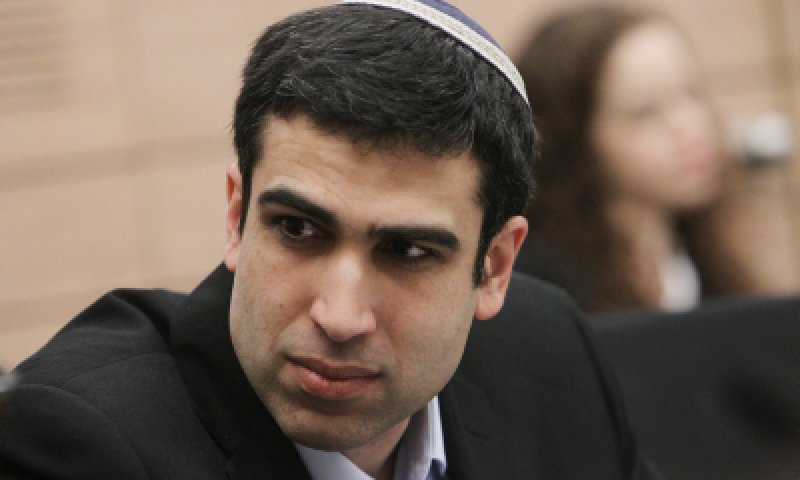 שטבון מגיב להתקפות: לא דיברתי עם הרב טאו חמש שנים