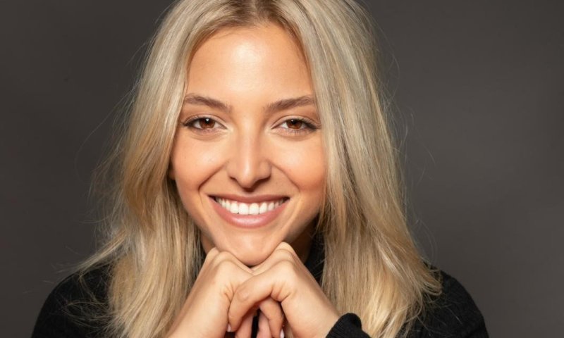 אושיית האינסטגרם התעלפה בטיסה ופונתה לבית חולים