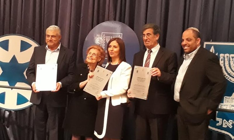 שני סרוגים זכו בפרס רה"מ לחקר קהילות יוצאי ארצות ערב