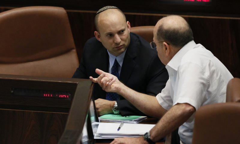 הגולשים קוראים לבנט לפרוש מהממשלה