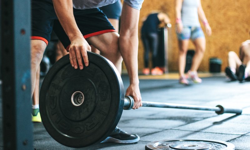 איך להתאמן נכון מבלי להיפצע &ndash; המדריך המלא