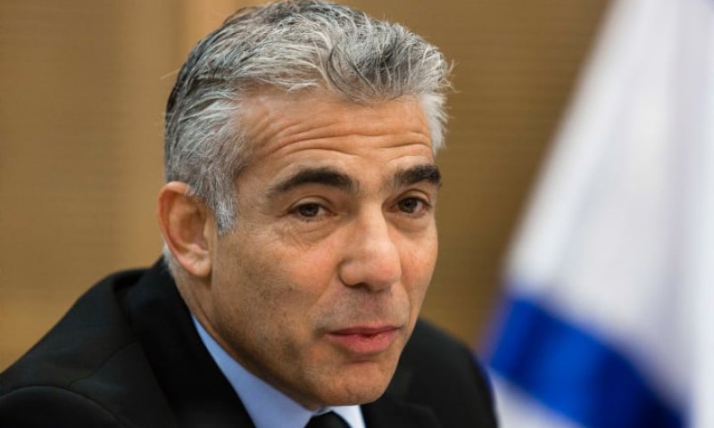 "לפיד בור או שהוא חושב שהציבור מטומטם?"