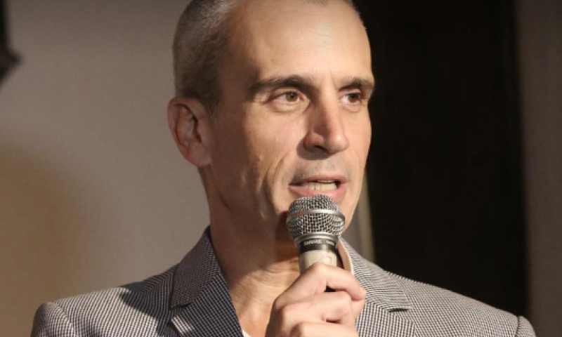 גלעד: "לא סובל את טראמפ אבל אוהב אותו מאוד"