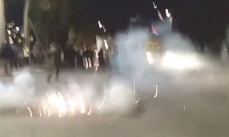 השוטרים פיזרו ברימוני הלם הפגנה אלימה מול חטמ"ר בנימין