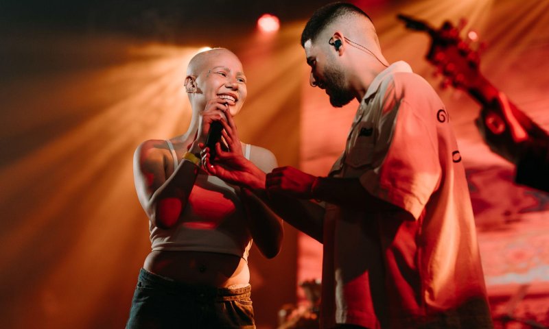 אחרי ההופעה היקרה לחיילים: עדן חסון במופע עלות לעמותה