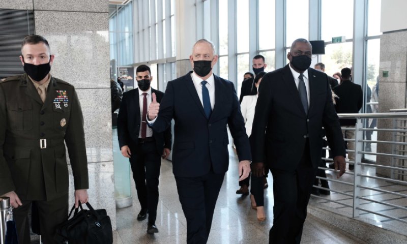 גנץ צפוי לדון בארה"ב על אפשרות של תקיפה באיראן