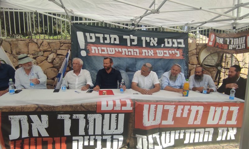 "ראש ממשלה שהיה מנכ"ל מועצת יש"ע צריך לבנות"