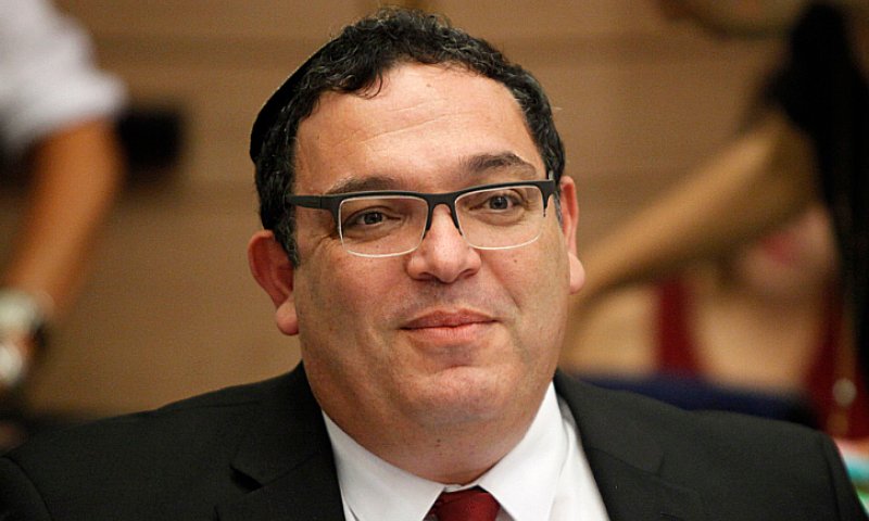 משרד החינוך לסרוגים: הקרן לידידות לא מעורבת בתכנים