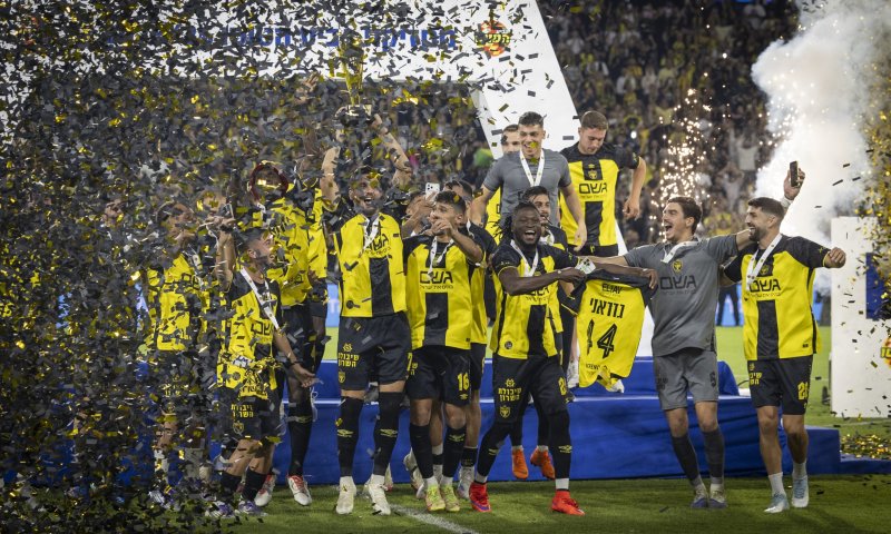 בית"ר ירושלים החתימה את הקשר האחורי בוריס אינו לשנתיים וחצי