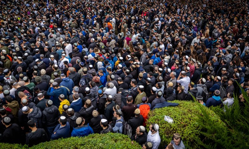 הרב דרוקמן זצ"ל נטמן בבית העלמין במשואות יצחק