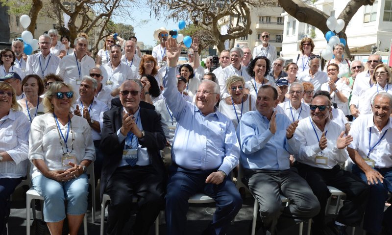 מרגש: הנשיא חגג יום הולדת ל-70 אזרחים מיוחדים